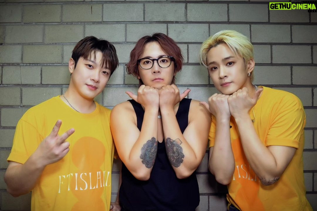 Lee Hong-gi Instagram - ひさしぶりのふくおか!!!!!😋 きゃくにぼくらがちからもらったな....☆ ほんとうにありがとう🤘 ぜったいにもどります!!!!!!🤘 まっとって!#ftisland