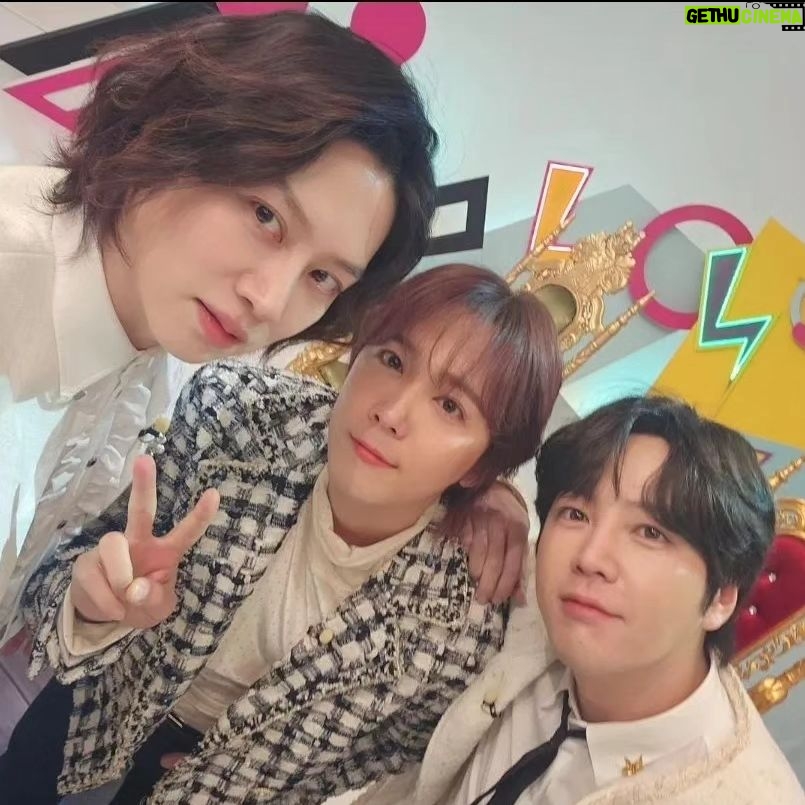 Lee Hong-gi Instagram - 금요일에 만나요오오😃😃 @kimheenim @_asia_prince_jks