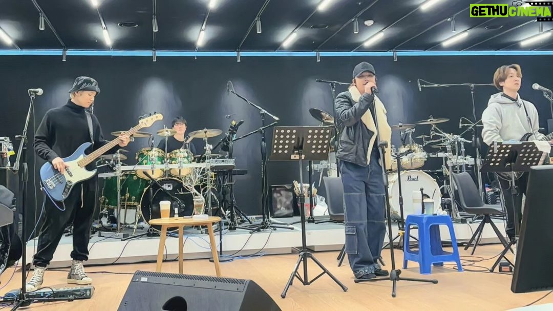 Lee Hong-gi Instagram - 12월30,31일 만납시다...😃 이 노래를...부를줄이야...약 17년 만인거같은데... #ftisland #primadonna