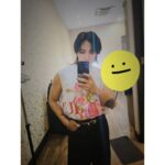 Lee Hong-gi Instagram - 18년만에 처음만난 #indonesiaprimadonna 누구보다 서로가 만나고싶었다라는 마음이 잘 전달되었다. 행복합니다.너무 늦게와서 미안합니다. 잊지않고 기다려줘서 고맙습니다. 꼭 다시만나자는 약속 잊지않고 다시 올께요!!! 다들 행복한 꿈 꾸세요!!!🌙 우리를 기다리는 누군가가 있는곳에 꼭 만나러 갈께요😄🤘 #ftisland#heyday