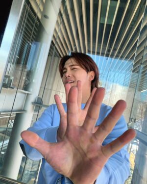 Lee Hong-gi Instagram - 하지마아아아아~~
이거 맞지??
@_asia_prince_jks 
@kimheenim