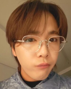 Lee Hong-gi Instagram - 1.동영상인거 몰랐을때
2.어떻게바꾸지

결론 그냥 못찍어 아주그냥😳