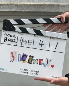 Lee Hye-ri Instagram - 마치 여행 같았던 나의 20대 나의 2023. 안녕!! 🌈