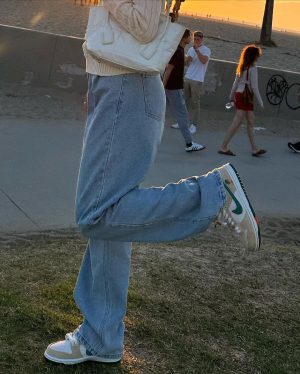Lee Hye-ri Instagram - La La Land 🦋