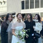 Lee Hye-ri Instagram - “혜리야 나 결혼해. 축사 부탁해도 될까?” 여러가지 감정이 뒤섞였던 날이 엊그제 같은데… 울언니 오늘 결혼했어요 🥹🤍 세상에서 제일 예뻤던 소진언니💗 지구에서 제일 많이 축하해요!!!! 행복해야해요🌷🌷