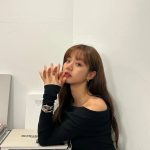 Lee Hye-ri Instagram - #광고 #불가리 #Serpenti #SerpentiTubogas 🩶