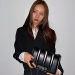 Lee Hye-ri Instagram - 혜리의 알렉산더 맥퀸 슬래쉬 백 ✨ #McQueenPreSS23 #McQueenSlashBag #AlexanderMcQueen @AlexanderMcQueen