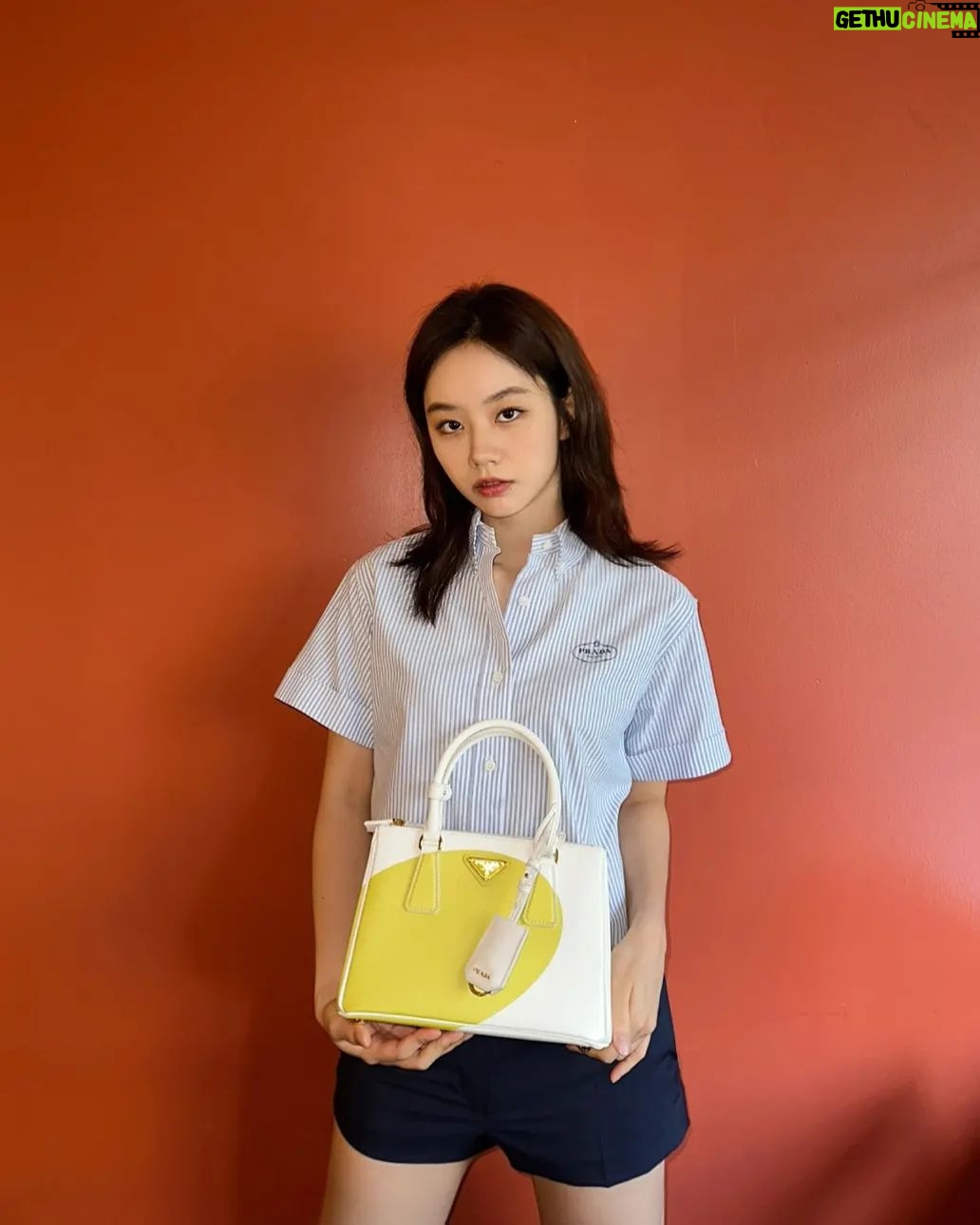 Lee Hye-ri Instagram - Our love is White and Cider 🤍💛 Find the color of your love with the new #PradaGalleria #ad @PRADA
