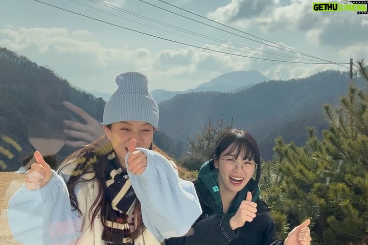 Lee Hye-ri Instagram - 지금까지 혜미리예채파를 사랑해주셔서 감사합니다 💗 좋은 칭구들을 만나서 행복한 시간이었습니다!! 우리 또 만나 언젠가 🥰