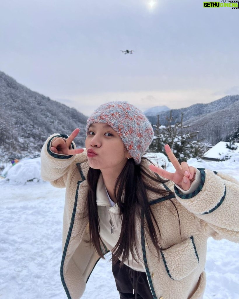 Lee Hye-ri Instagram - 오늘 혜미리예채파 하는 날 !!!! 💖