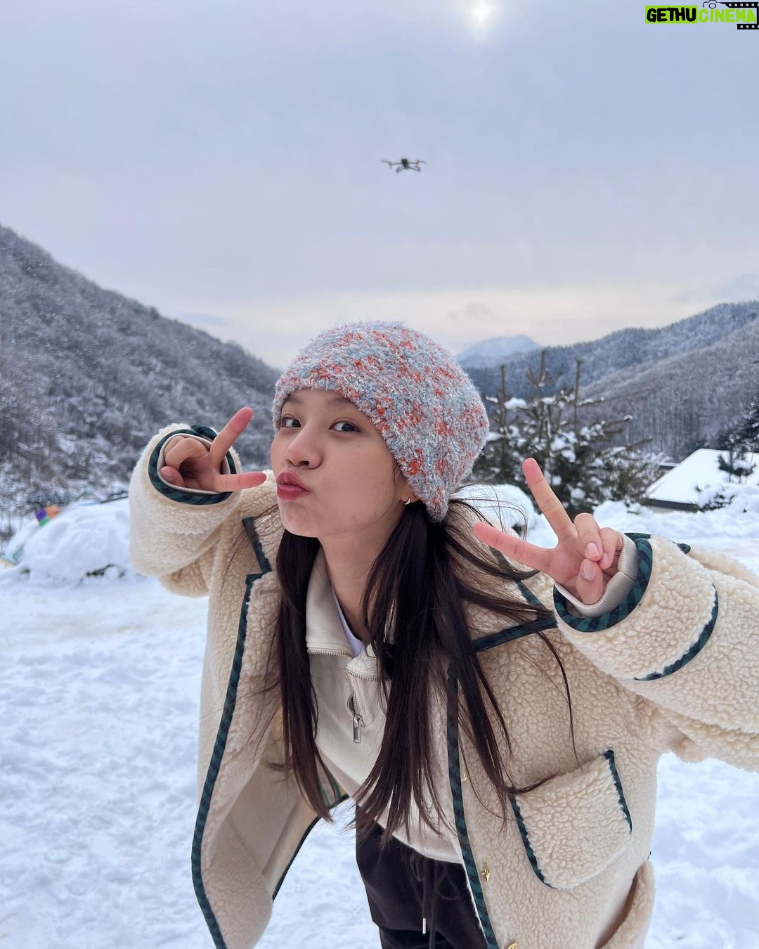 Lee Hye-ri Instagram - 오늘 혜미리예채파 하는 날 !!!! 💖
