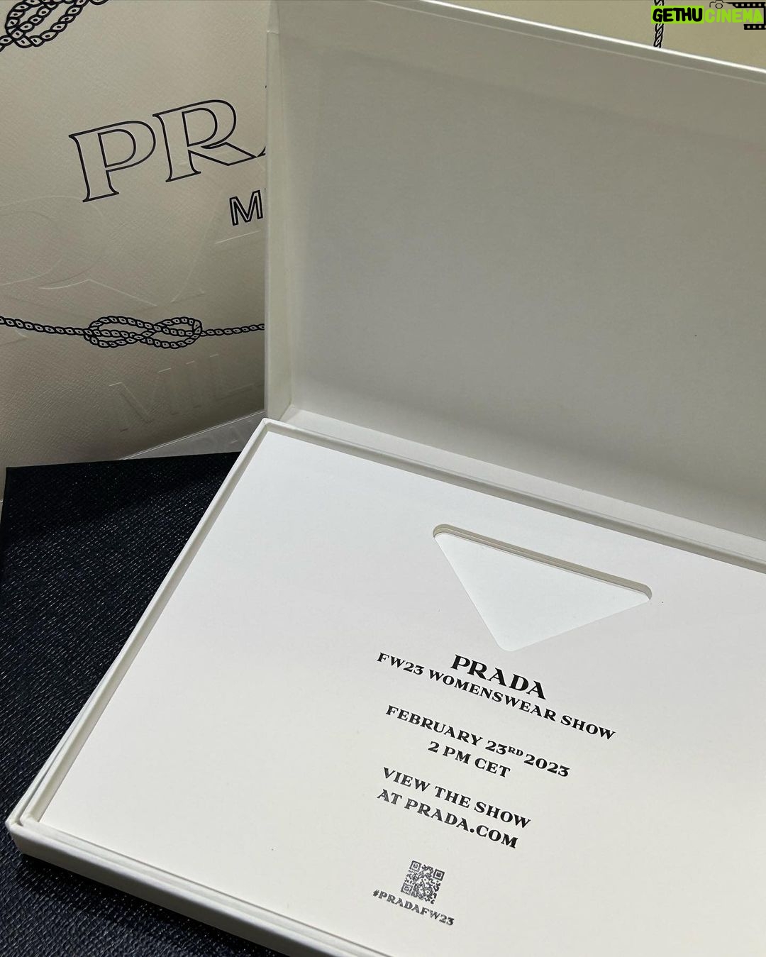 Lee Hye-ri Instagram - @Prada #PradaFW23 and #PradaMoon 미우치아 프라다와 라프 시몬스가 함께하는 프라다 FW23 컬렉션. 2023년 2월 23일 오후 10시 💖