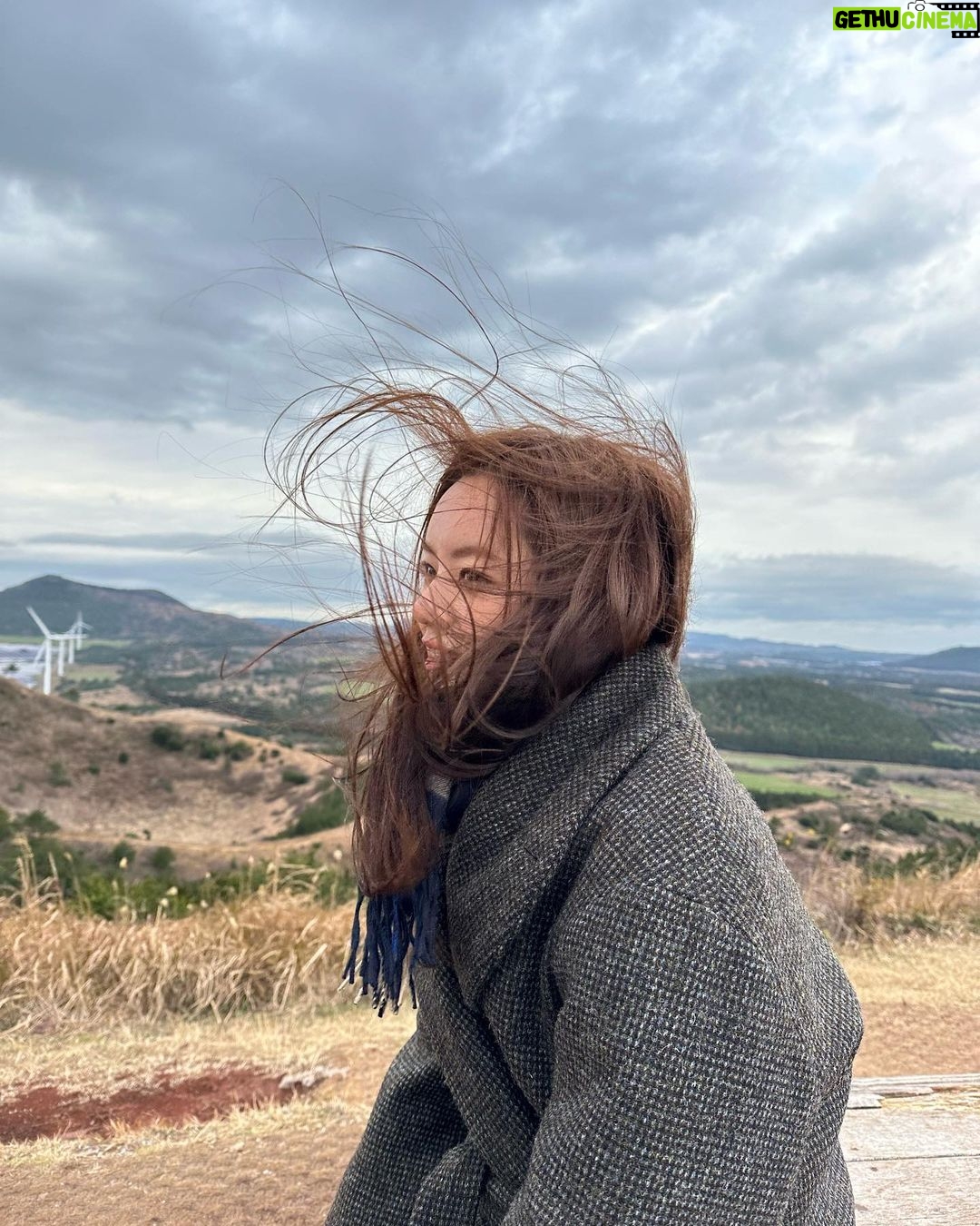 Lee Hye-ri Instagram - 또 가고파 제주 🧡 (제주 브이로그 준비중이요)