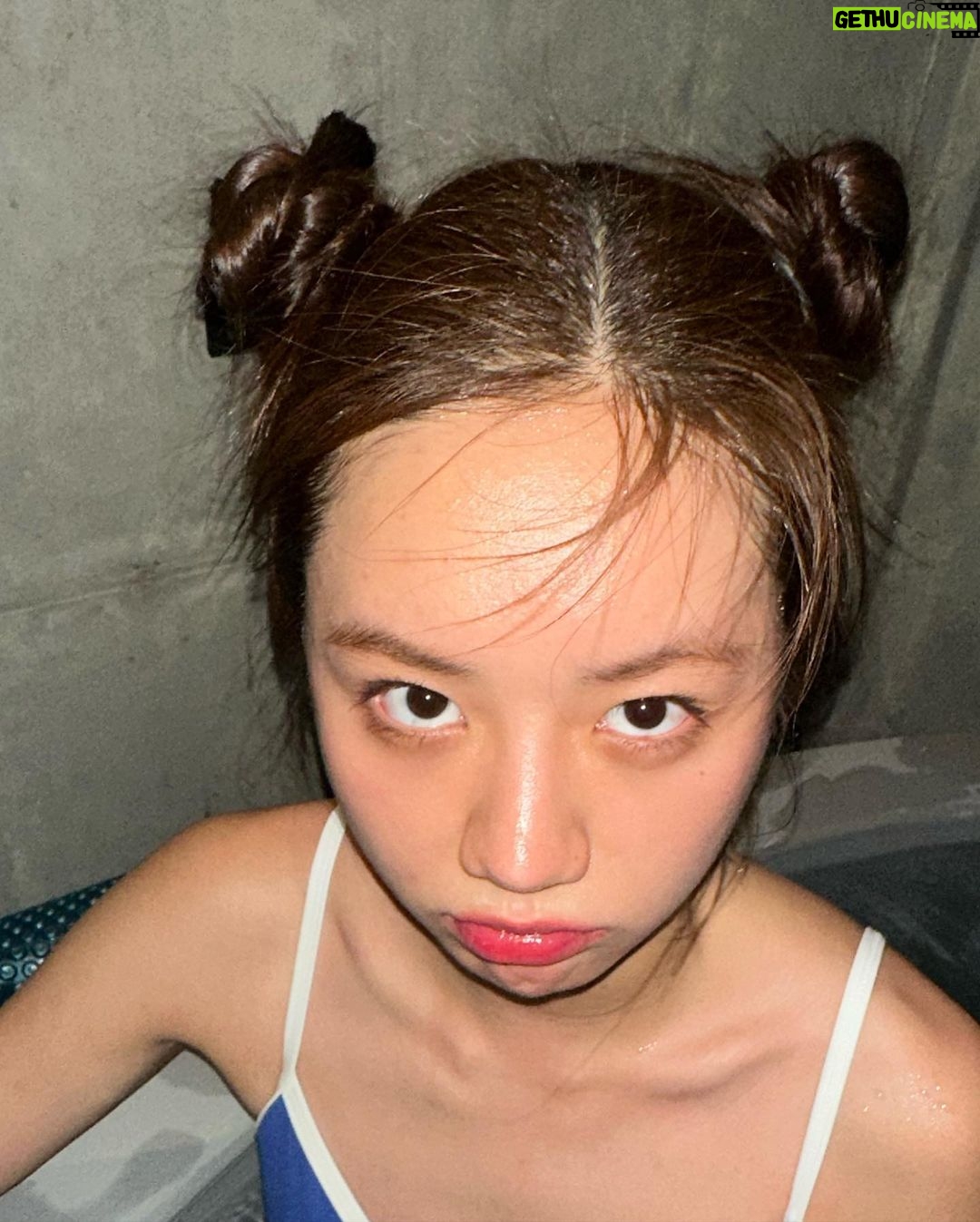 Lee Hye-ri Instagram - 또 가고파 제주 🧡 (제주 브이로그 준비중이요)