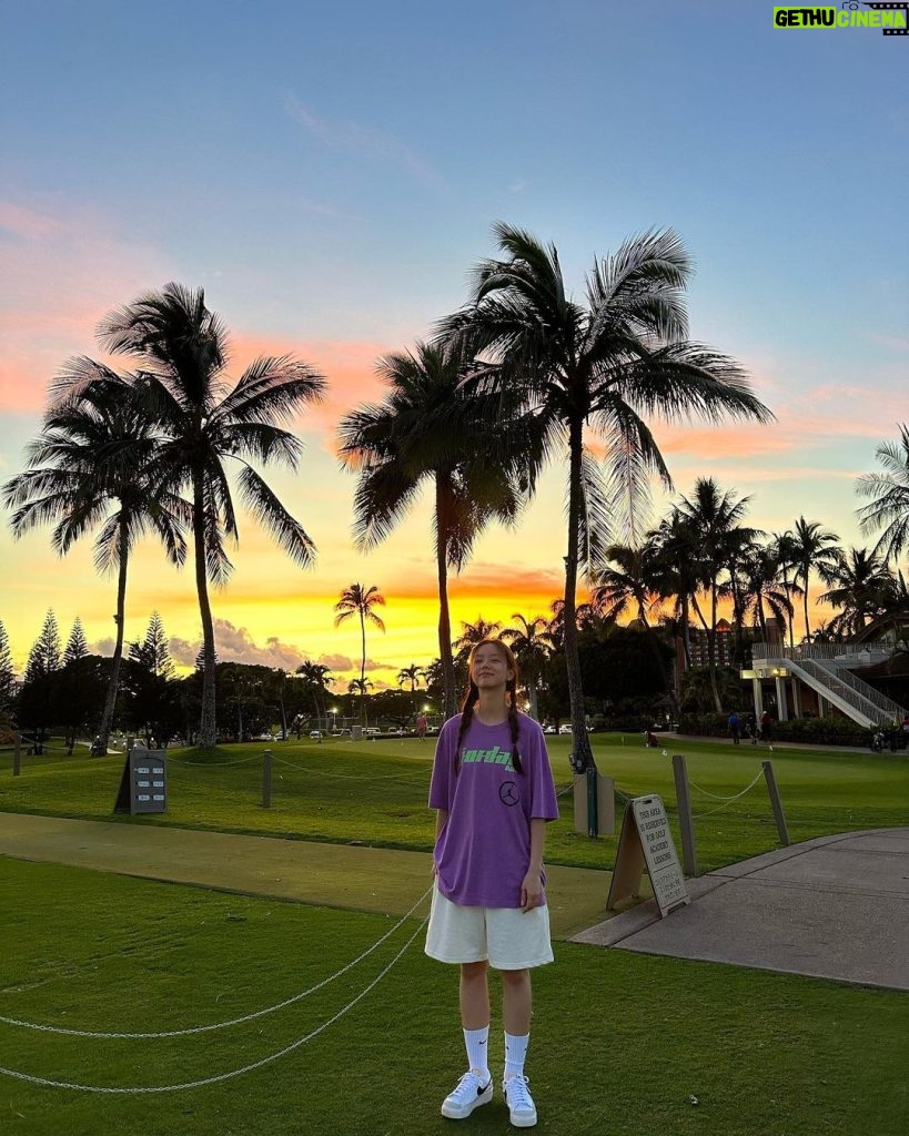 Lee Hye-ri Instagram - Christmas in hawaiiii 🌴⛄️
