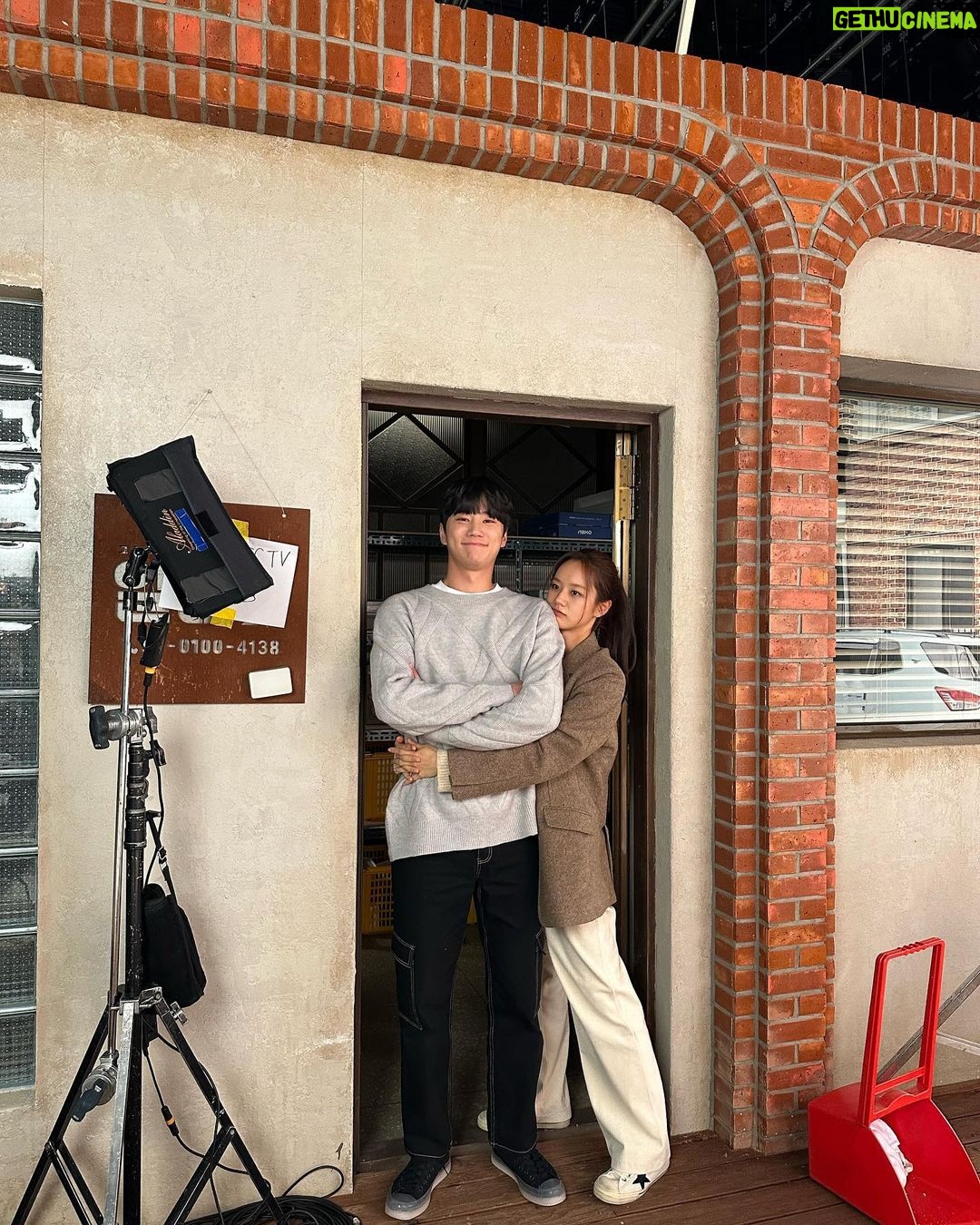 Lee Hye-ri Instagram - 지금까지 일당백집사와 동주을 사랑해주신 시청자 여러분 진심으로 감사드립니다 💝 덕분에 저도 너무나 행복한 시간이었습니다! 오래 오래 잊지 못할 거예요 💛 동주야 늘 행복해야 해 !!!!