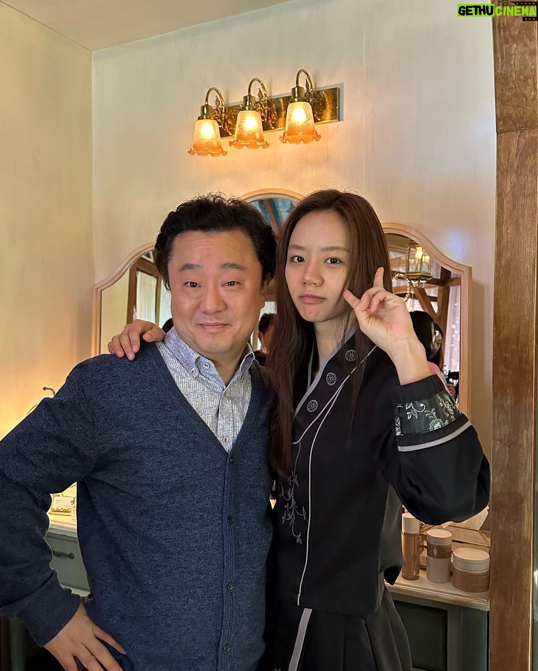 Lee Hye-ri Instagram - 지금까지 일당백집사와 동주을 사랑해주신 시청자 여러분 진심으로 감사드립니다 💝 덕분에 저도 너무나 행복한 시간이었습니다! 오래 오래 잊지 못할 거예요 💛 동주야 늘 행복해야 해 !!!!