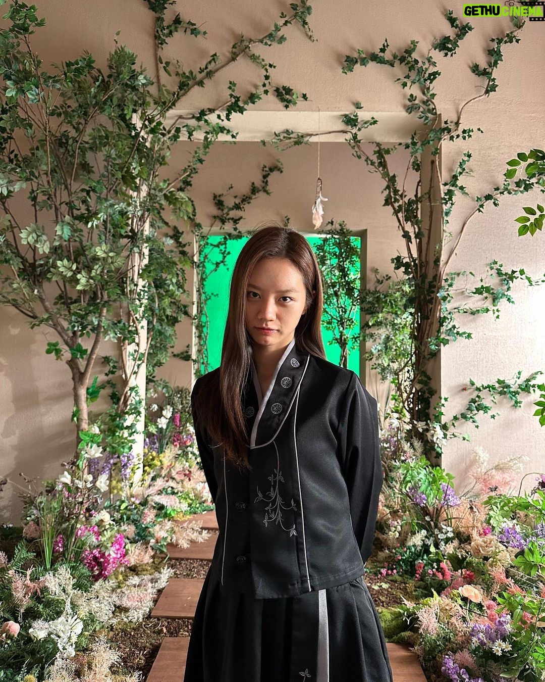Lee Hye-ri Instagram - 지금까지 일당백집사와 동주을 사랑해주신 시청자 여러분 진심으로 감사드립니다 💝 덕분에 저도 너무나 행복한 시간이었습니다! 오래 오래 잊지 못할 거예요 💛 동주야 늘 행복해야 해 !!!!
