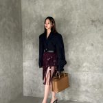Lee Hye-ri Instagram - 👜👡🐻🍂🤎 #Prada #PradaBuckle