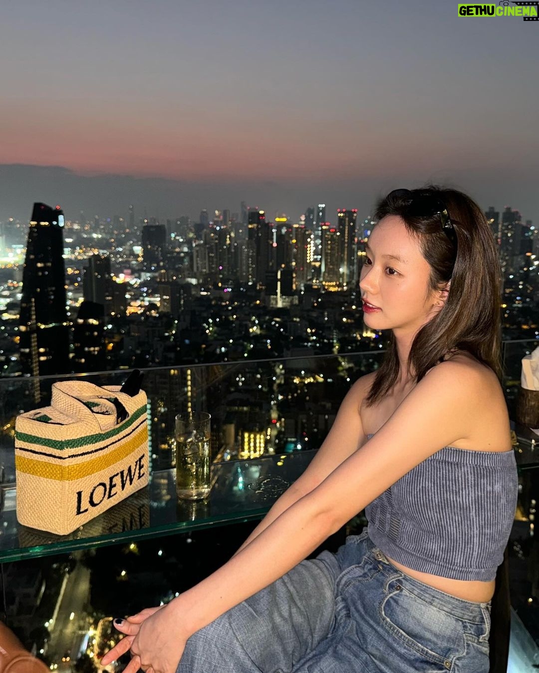 Lee Hye-ri Instagram - 혹시 방콕 브이로그 기다리고 있는 사람???? 🙋🏻♀️