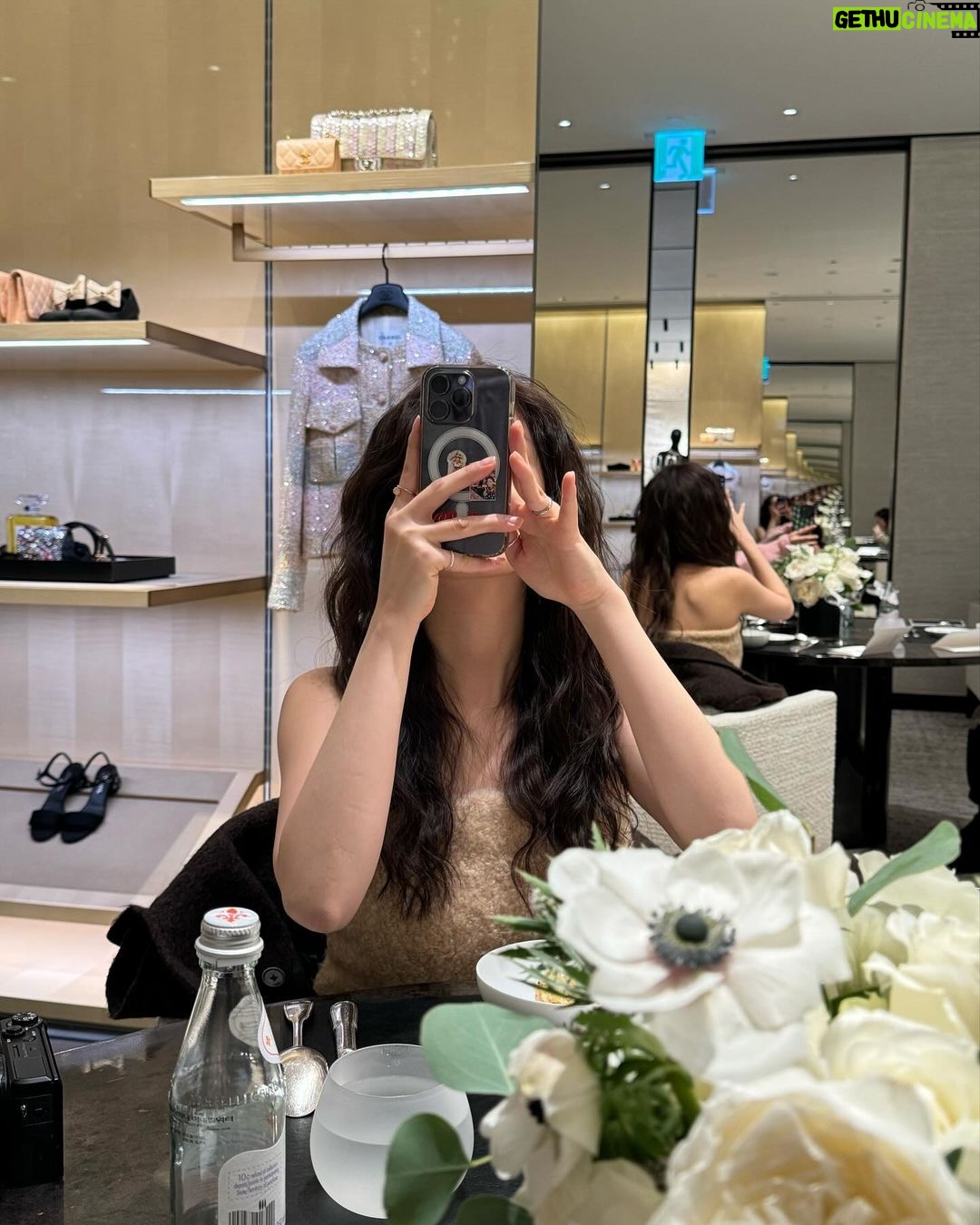 Lee Hye-ri Instagram - 너무 너무 근사했던 🖤 Thanks to. @chanelofficial
