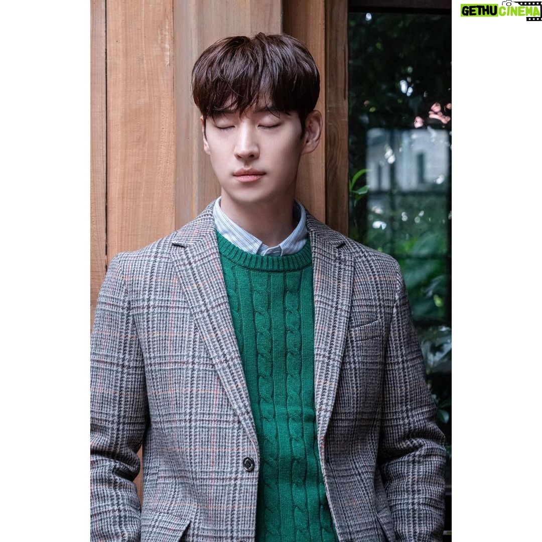 Lee Je-hoon Instagram - ⠀ 여러분~* 날씨가 너무 추워졌어요🥺 모두 따뜻하게 챙겨 입으시고 감기 조심하세요🍂🍁 #올젠 #olzen @olzen_official