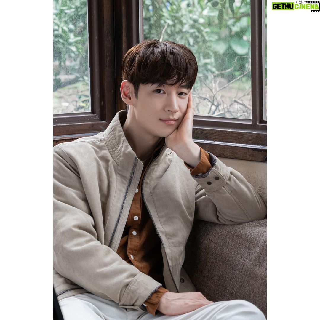 Lee Je-hoon Instagram - ⠀ 여러분~* 날씨가 너무 추워졌어요🥺 모두 따뜻하게 챙겨 입으시고 감기 조심하세요🍂🍁 #올젠 #olzen @olzen_official