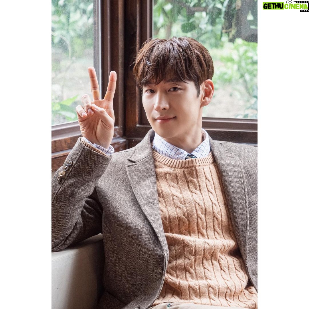 Lee Je-hoon Instagram - ⠀ 여러분~* 날씨가 너무 추워졌어요🥺 모두 따뜻하게 챙겨 입으시고 감기 조심하세요🍂🍁 #올젠 #olzen @olzen_official