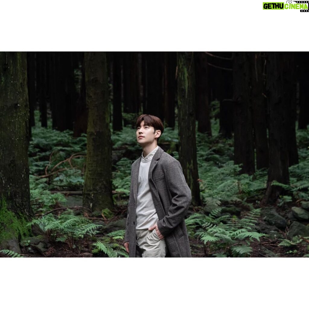 Lee Je-hoon Instagram - ⠀ 여러분~* 날씨가 너무 추워졌어요🥺 모두 따뜻하게 챙겨 입으시고 감기 조심하세요🍂🍁 #올젠 #olzen @olzen_official