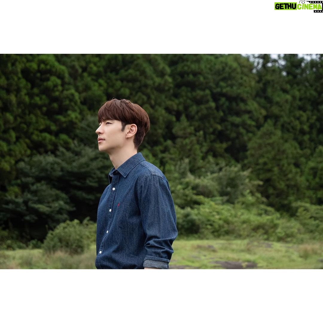 Lee Je-hoon Instagram - ⠀ 여러분~* 날씨가 너무 추워졌어요🥺 모두 따뜻하게 챙겨 입으시고 감기 조심하세요🍂🍁 #올젠 #olzen @olzen_official