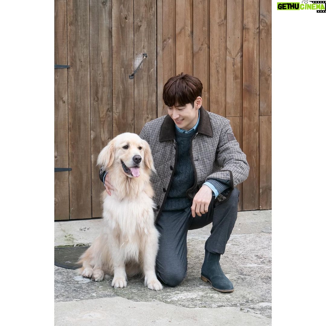 Lee Je-hoon Instagram - ⠀ 여러분~* 날씨가 너무 추워졌어요🥺 모두 따뜻하게 챙겨 입으시고 감기 조심하세요🍂🍁 #올젠 #olzen @olzen_official