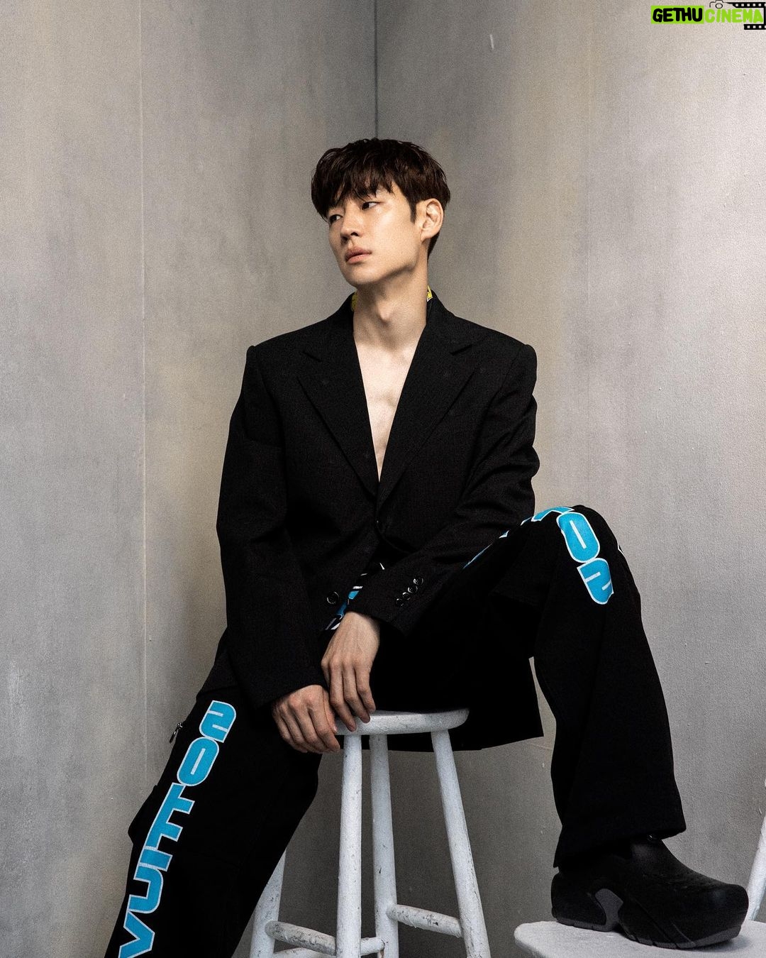 Lee Je-hoon Instagram - ⠀ B cut🪞 @voguehongkong