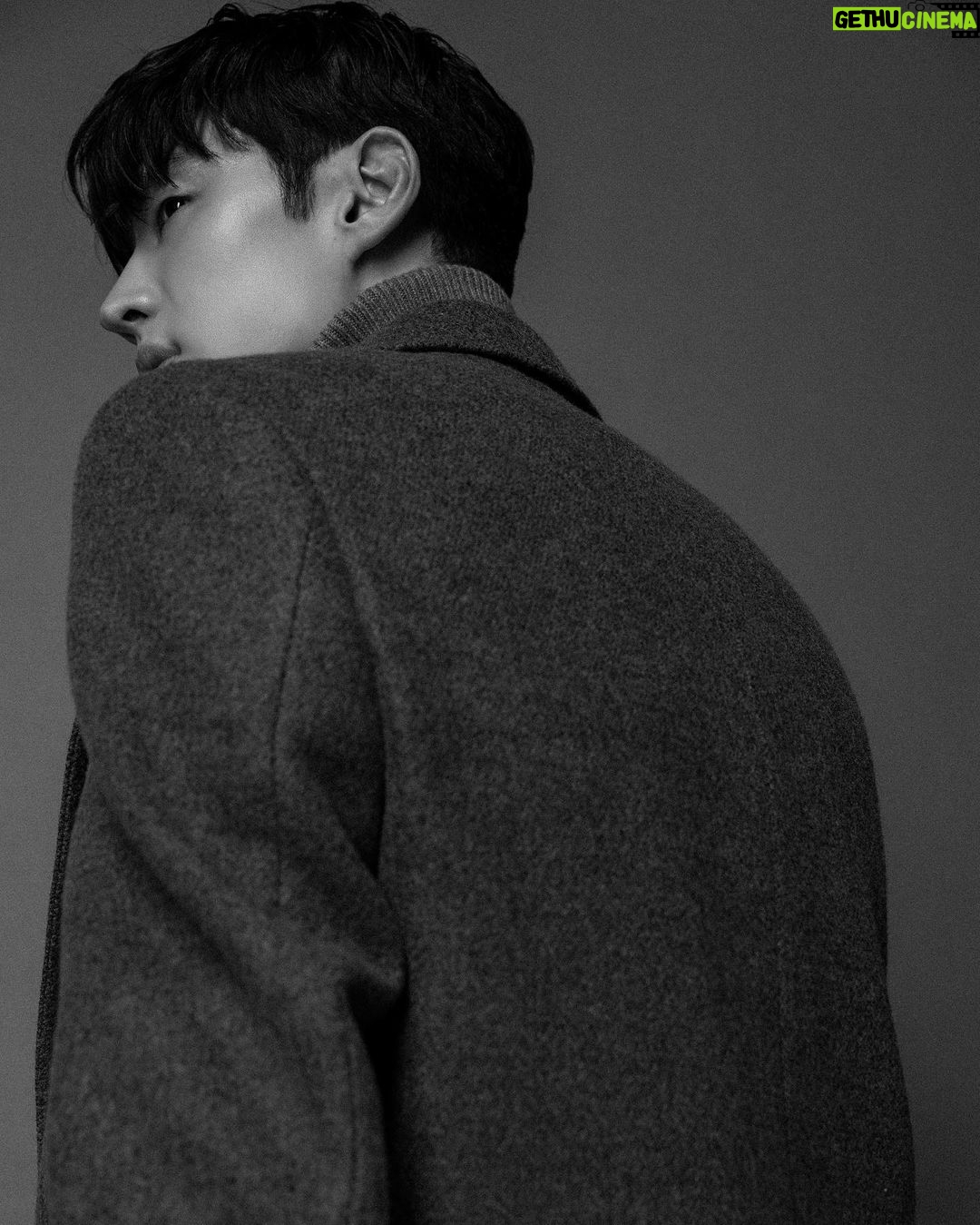 Lee Je-hoon Instagram - ⠀ B cut🪞 @voguehongkong