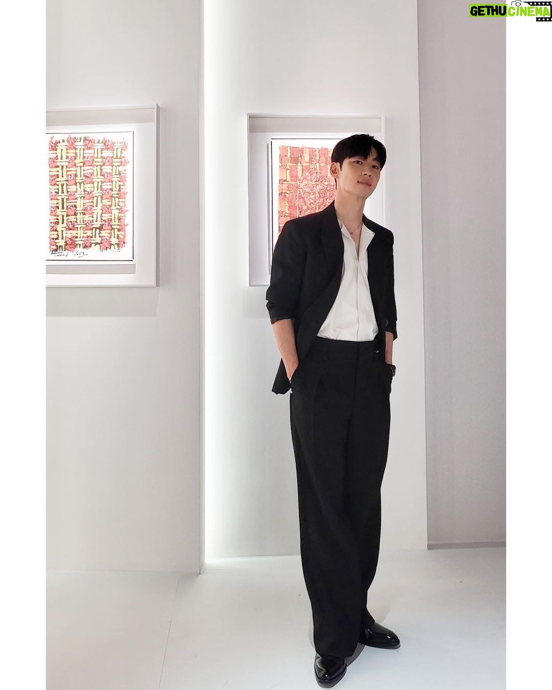 Lee Je-hoon Instagram - ⠀ #TweedDeCHANEL #CHANELHighJewelry #CHANEL