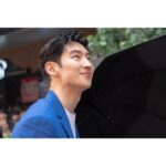 Lee Je-hoon Instagram - ⠀ ☺️☝️💙 #care1 #케어원