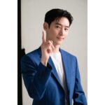Lee Je-hoon Instagram - ⠀ ☺️☝️💙 #care1 #케어원
