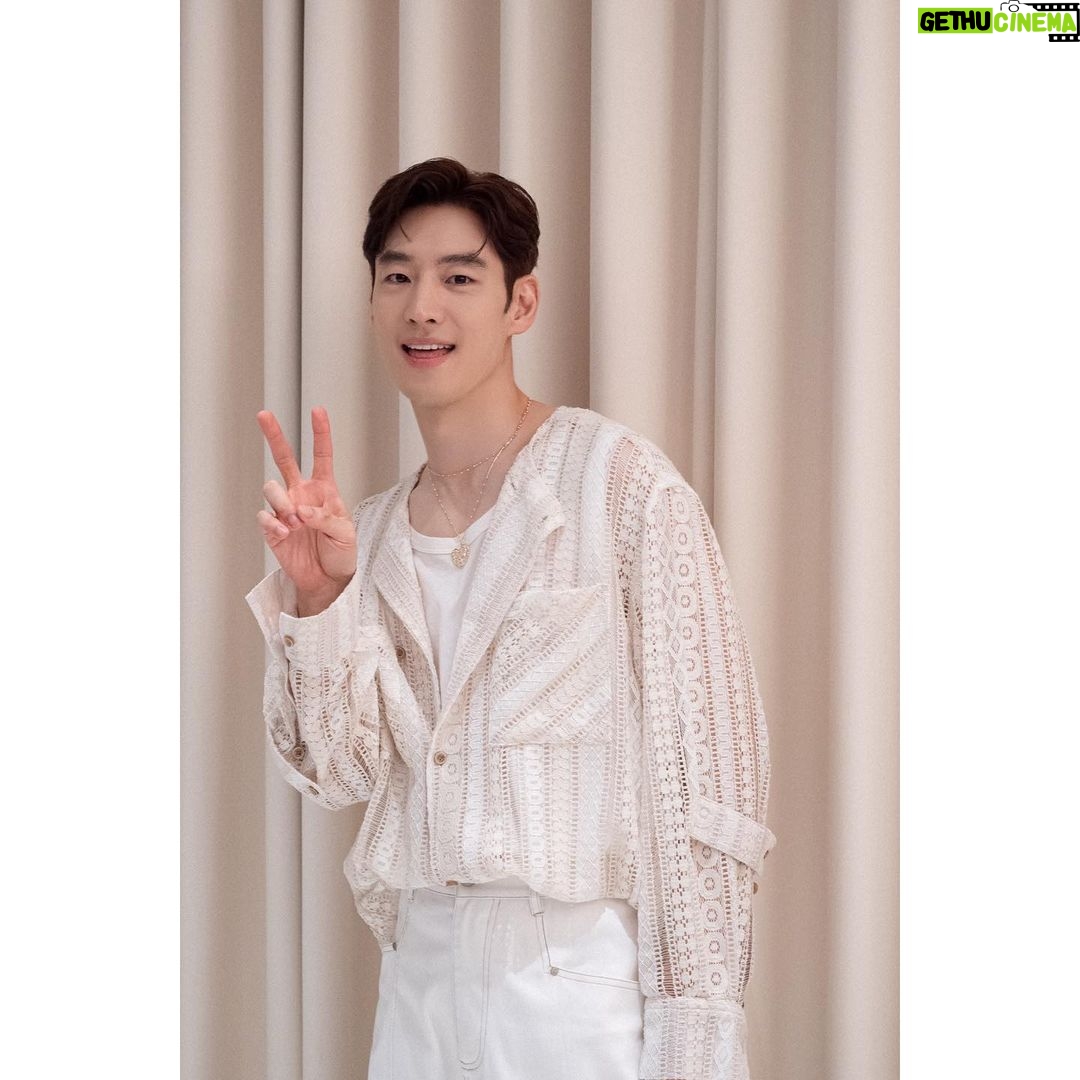 Lee Je-hoon Instagram - ⠀ 대만 팬 여러분~* 여러분과 함께 했던 시간이 벌써 그리워지네요. 저를 반갑게 맞이해 주셔서 진심으로 감사드립니다🥰 여러분과의 추억이 좋은 기억으로 남을 것 같아요 :) 앞으로 자주 찾아뵐게요!! 생일 축하해 주신 많은 분들도 너무나 감사합니다💕 다음에 또 건강한 모습으로 만나요. 我愛你~😍