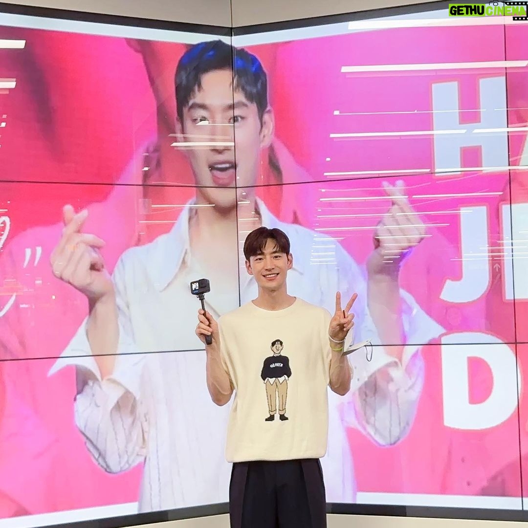 Lee Je-hoon Instagram - ⠀ 생일 축하해 주셔서 너무나 감사합니다 여러분~* 항상 아껴주시고 사랑해 주시는 마음을 분에 넘치게 받고 있는거 같아 몸 둘 바를 모르겠어요. 앞으로도 열심히 활동하고 연기해서 여러분께 좋은 모습으로 또 인사드리도록 하겠습니다!! 사랑합니다 여러분❤️ 언제나 건강해 주세요~*