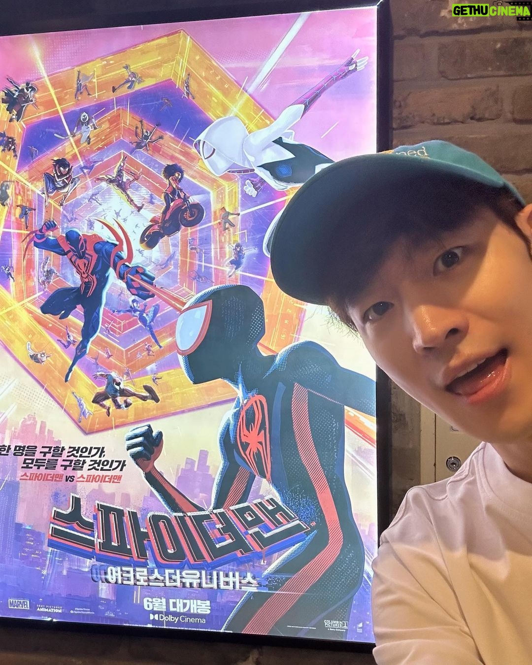 Lee Je-hoon Instagram - ⠀ 22세기에 나올 영화가 지금 나온 거 같아요. 최곱니다😆 꼭 보세요 여러분!!!!