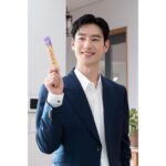 Lee Je-hoon Instagram - ⠀ 따뜻하고 좋았던 날씨🌸 그리고 즐거웠던 촬영~*😉 @icletime #아이클타임