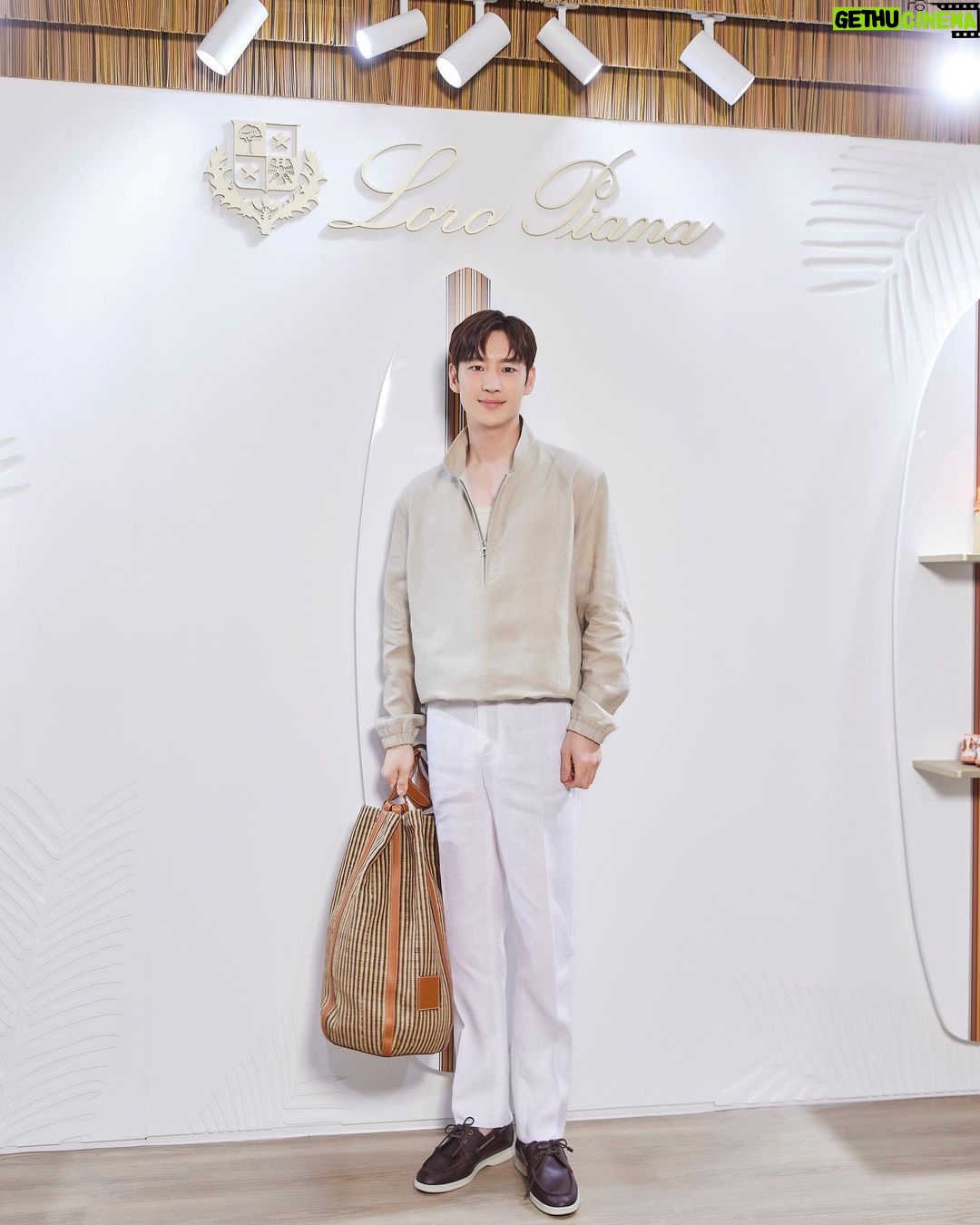 Lee Je-hoon Instagram - ⠀ 벌써 여름이 온 것 같은 기분🍃🌞😎 #LoroPiana #로로피아나 #LoroPiana2023Resort