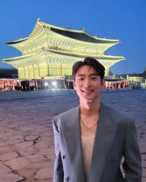 Lee Je-hoon Instagram - ⠀
유난히 아름다웠던 경복궁🌌
@gucci #GucciCruise24