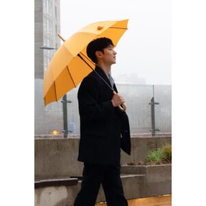 Lee Je-hoon Instagram - ⠀
큰 자기님, 아기자기님💚
그리고 @youquizontheblock 모든 자기님들
초대해 주셔서 감사합니다^ㅇ^~*
그리고 시청해 주신 모든 자기님들도 감사드려요🥰
너무 즐거운 시간이었어요. 유퀴즈 최고!!!👍🏻👍🏻👍🏻