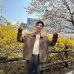 Lee Je-hoon Instagram - ⠀ 꽃들이 너무 예쁘네요🌸🌼🥰 판교에 계신 여러분들 부럽습니다 :) 그리고 환영해 주셔서 감사해요🫣