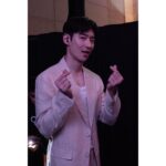 Lee Je-hoon Instagram - ⠀ 인도네시아 팬 여러분🇮🇩🥰 저를 반갑게 맞이해 주셔서 감사합니다-* 여러분의 뜨거운 환호에 정말 감동했어요🥹 잊지 못할 기억이 될 것 같네요. 다시 만날 날이 빨리 왔으면 좋겠습니다 :) Terima Kasih💕 Aku Cinta Kamu🫶🏻