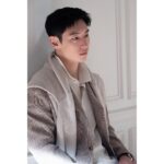 Lee Je-hoon Instagram - ⠀ 이번 올젠 2023SS 옷들도 너무 이쁘죠~~?^ㅇ^ 이제 봄이 오려나봐요🌸 그래도 아직 일교차가 심하니 모두 감기 조심하세요~~* #올젠 #olzen @olzen_official