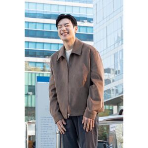Lee Je-hoon Instagram - ⠀
따뜻하고 좋았던 날씨🌸
그리고 즐거웠던 촬영~*😉

@icletime #아이클타임