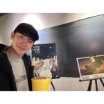 Lee Je-hoon Instagram - ⠀ 여러분 메리 크리스마스-* 🎄☃️🎁 🤶🏻🎅🏻🧑🏻‍🎄🧣🧤 ❄️ 저는 영화와 함께 보냅니다-* 행복한 성탄절 보내세요^0^~~*