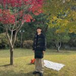 Lee Je-hoon Instagram - ⠀ 따뜻해서 기분 좋았던 2024 시즌 그리팅 촬영-* 이번 시즌 그리팅 열심히 만들어 봤는데 어떻게 봐주실지 궁금하네요. 이번엔 제 손길이 더욱 느껴지도록 노력해 봤거든요 ㅎㅎ🤭 많이 기대해 주세요!🍁🍂 감사합니다^0^~~~~*