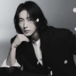 Lee Joon-gi Instagram - 🤟😆